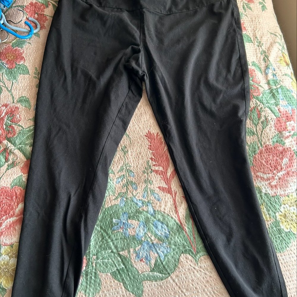 Dk grey leggings size 3X.
